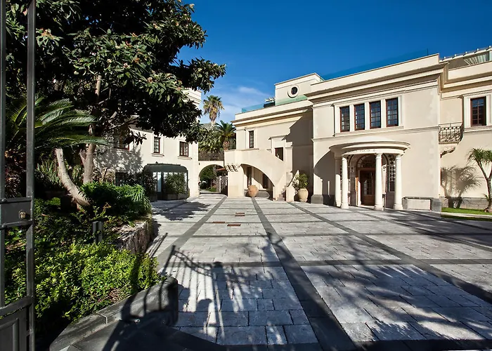 The Ashbee Hotel